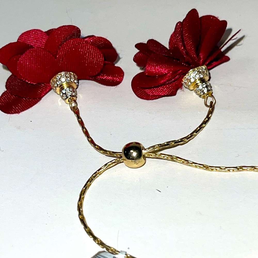 New with tags toggle bracelet $18